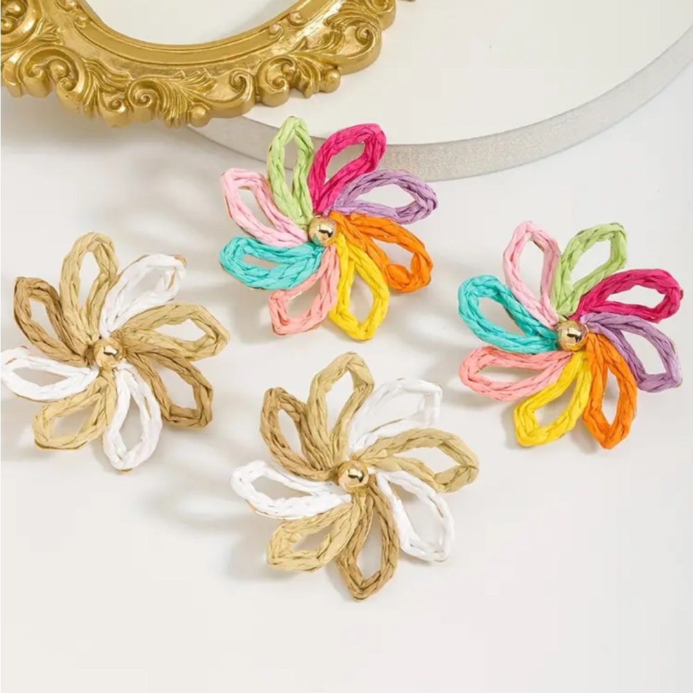 Tan Pinwheel Raffia Earrings - Picture 2 of 3